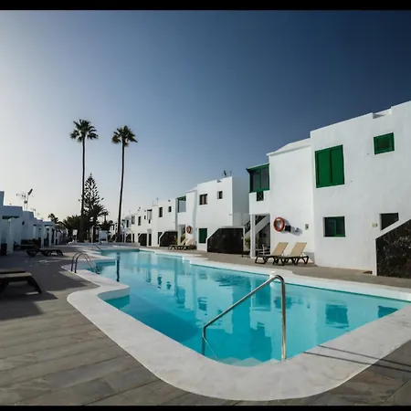 Сasa de vacaciones Lanza Ocean2 With A Pool And Near The