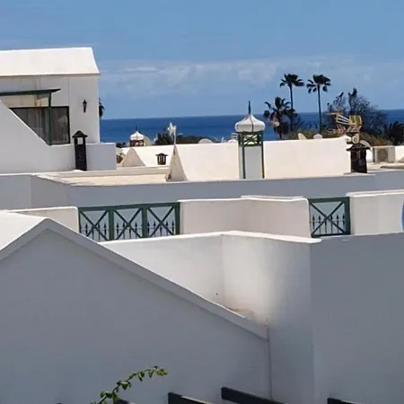 Сasa de vacaciones Lanza Ocean2 With A Pool And Near The